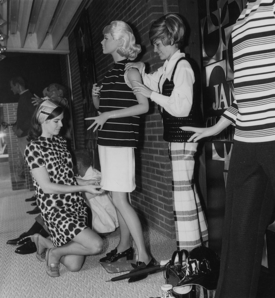 Students in the Home Economics Design Laboratory, School of Professional Studies and Education, 1990. Photography by Joseph Codispoti. Courtesy University Archives.