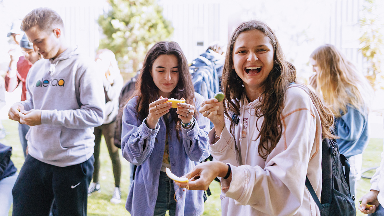Botany students try a taste experiment